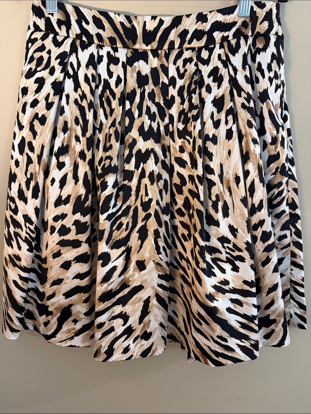 WHBM Animal Print Pleated Mini Skirt in Beige and Black Size 8